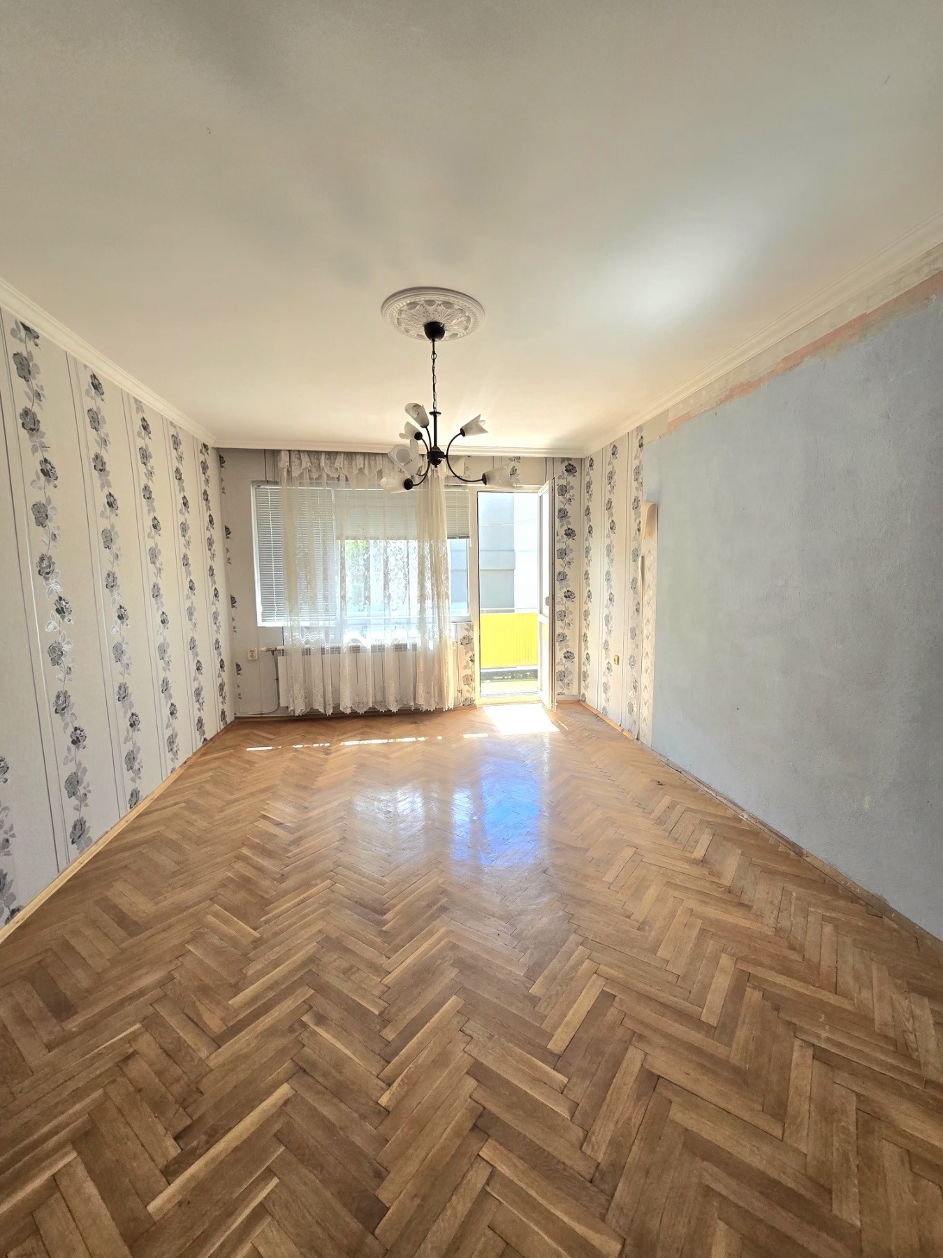 Продава 4-СТАЕН, гр. Добрич, Център, снимка 2 - Апартаменти - 54909996