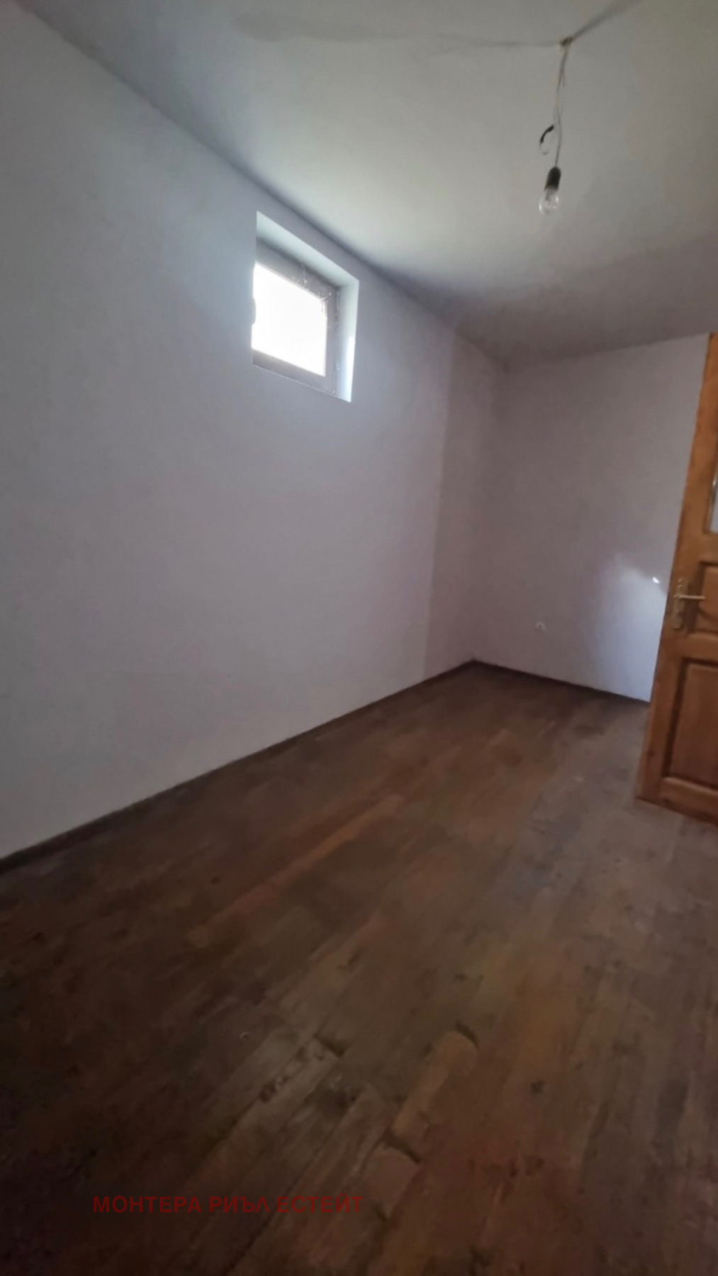 Продава АТЕЛИЕ, ТАВАН, гр. Варна, Бриз, снимка 5 - Апартаменти - 53016321