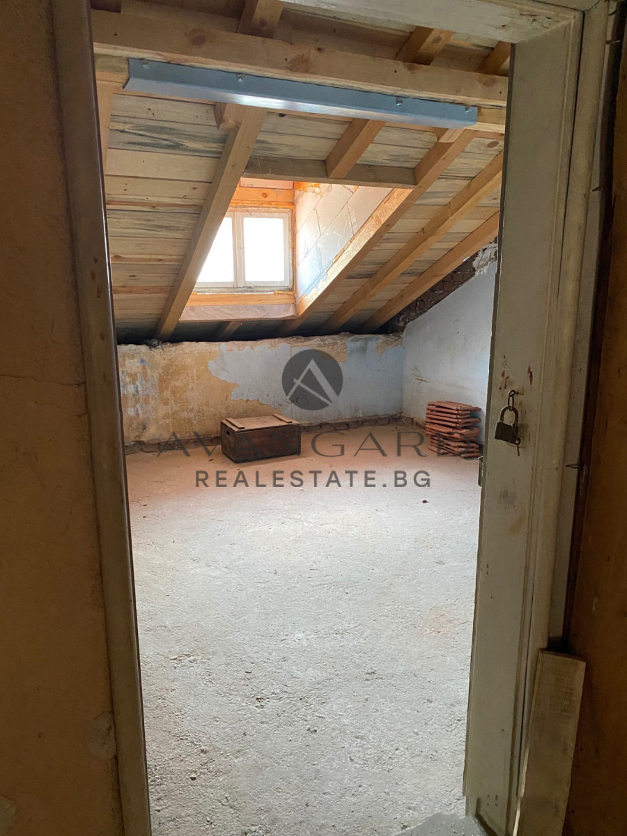 Продава ЕТАЖ ОТ КЪЩА, гр. Пловдив, Център, снимка 11 - Етаж от къща - 54713054