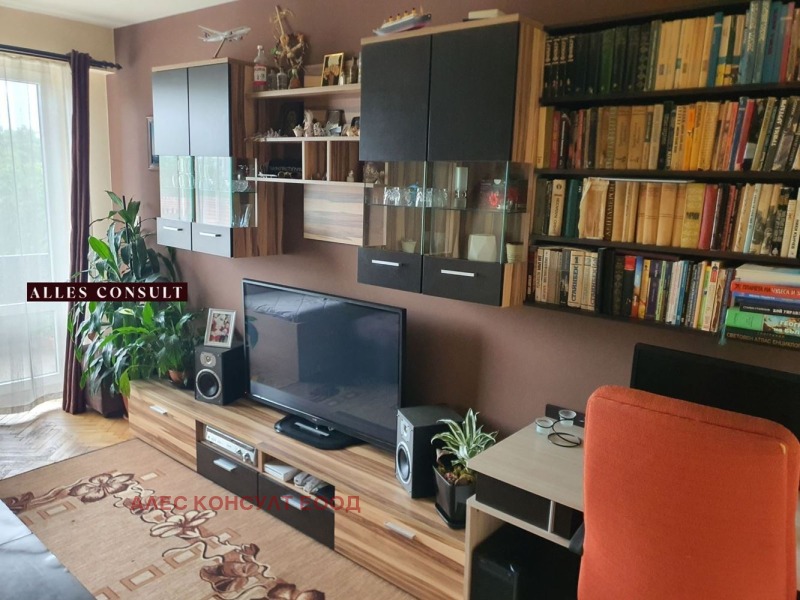 Myytävänä  2 makuuhuonetta Sofia , Zapaden park , 70 neliömetriä | 50211936 - kuva [3]
