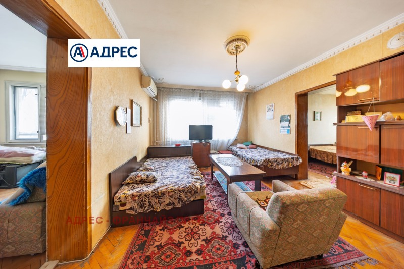 Продава 3-СТАЕН, гр. Плевен, Идеален център