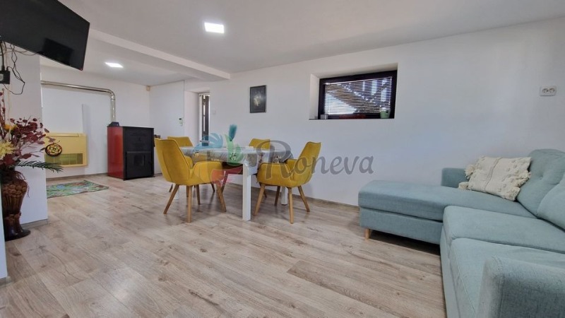 Продава КЪЩА, с. Ловчанци, област Добрич, снимка 4 - Къщи - 52789246