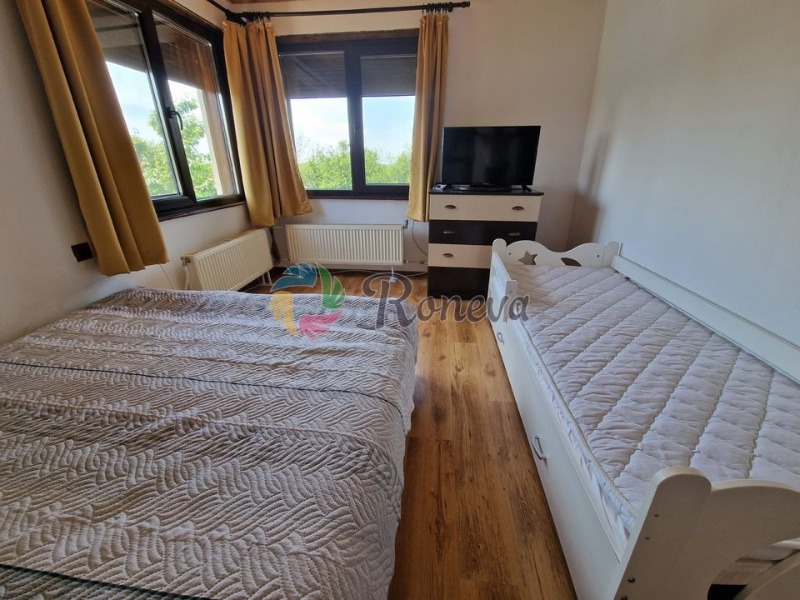 Продава КЪЩА, с. Ловчанци, област Добрич, снимка 8 - Къщи - 52789246