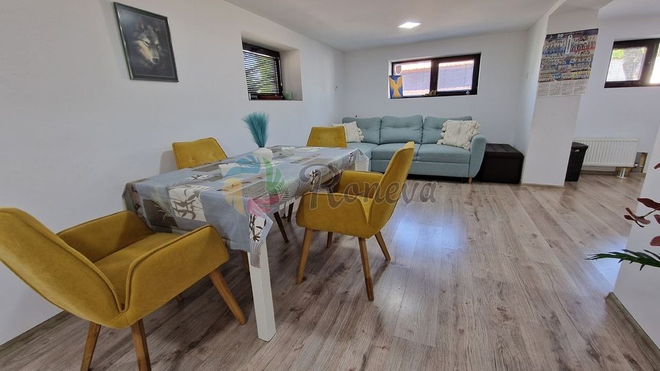 Продава КЪЩА, с. Ловчанци, област Добрич, снимка 2 - Къщи - 53930876