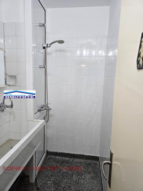 2 chambres Chirok tsentar, Rouse 8