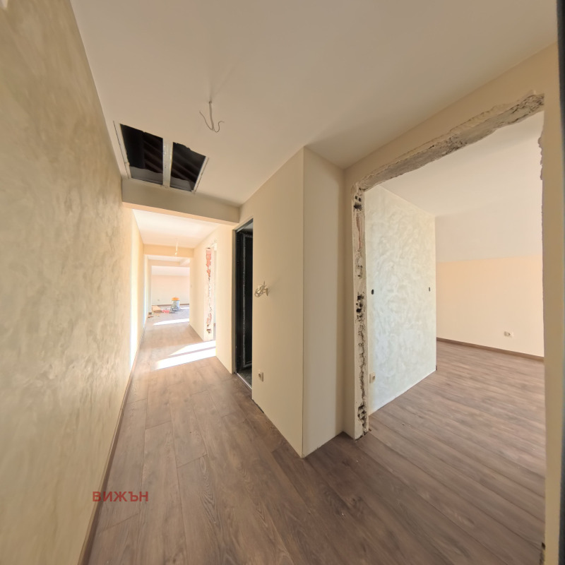 Продава  3-стаен град Перник , Център , 113 кв.м | 71710930 - изображение [6]