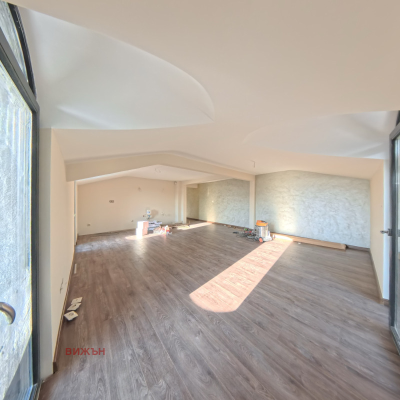 Продава  3-стаен град Перник , Център , 113 кв.м | 71710930