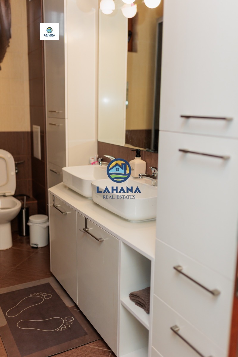 Продава КЪЩА, гр. Бургас, Сарафово, снимка 15 - Къщи - 52192643