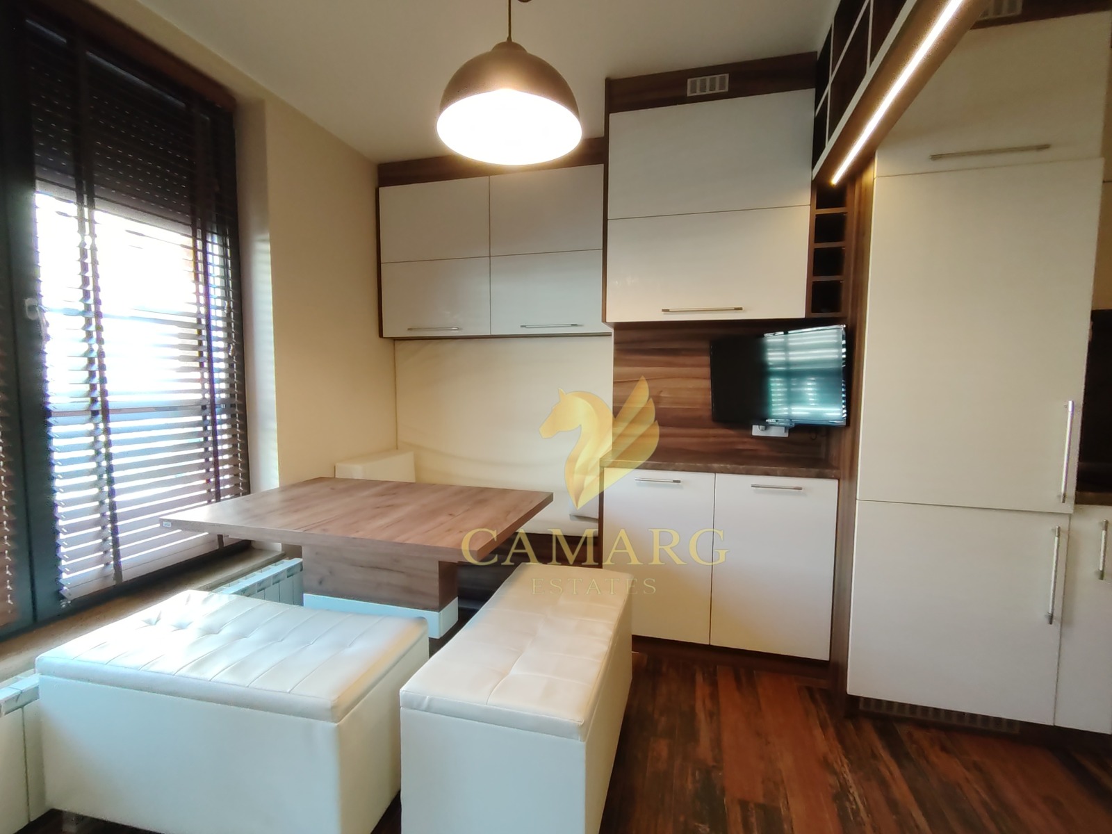 Продава 3-СТАЕН, гр. София, Център, снимка 2 - Апартаменти - 54340659