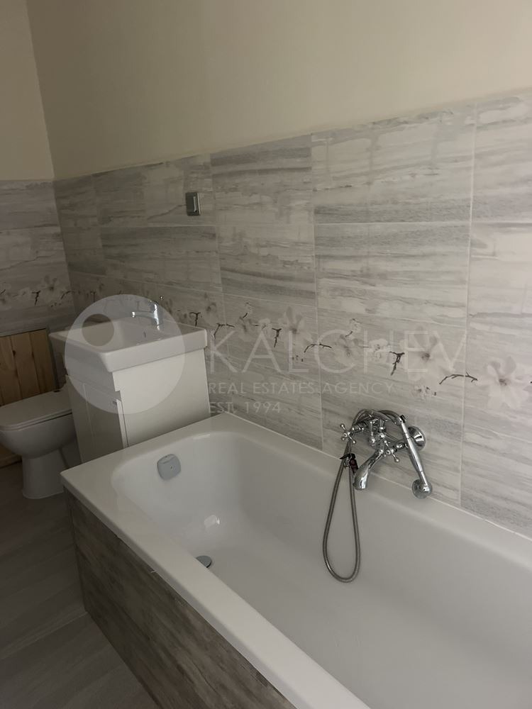 Продава КЪЩА, гр. Балчик, област Добрич, снимка 15 - Къщи - 51061446