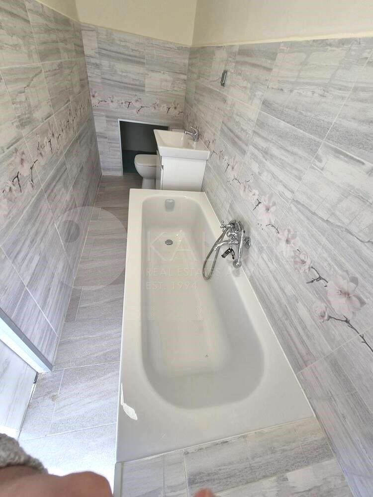 Продава КЪЩА, гр. Балчик, област Добрич, снимка 13 - Къщи - 51061446