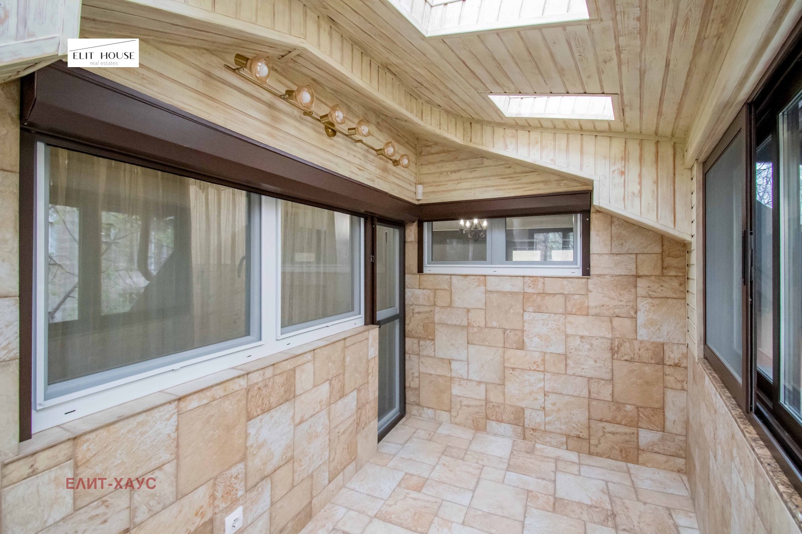 Продава КЪЩА, гр. София, Оборище, снимка 16 - Къщи - 52543671