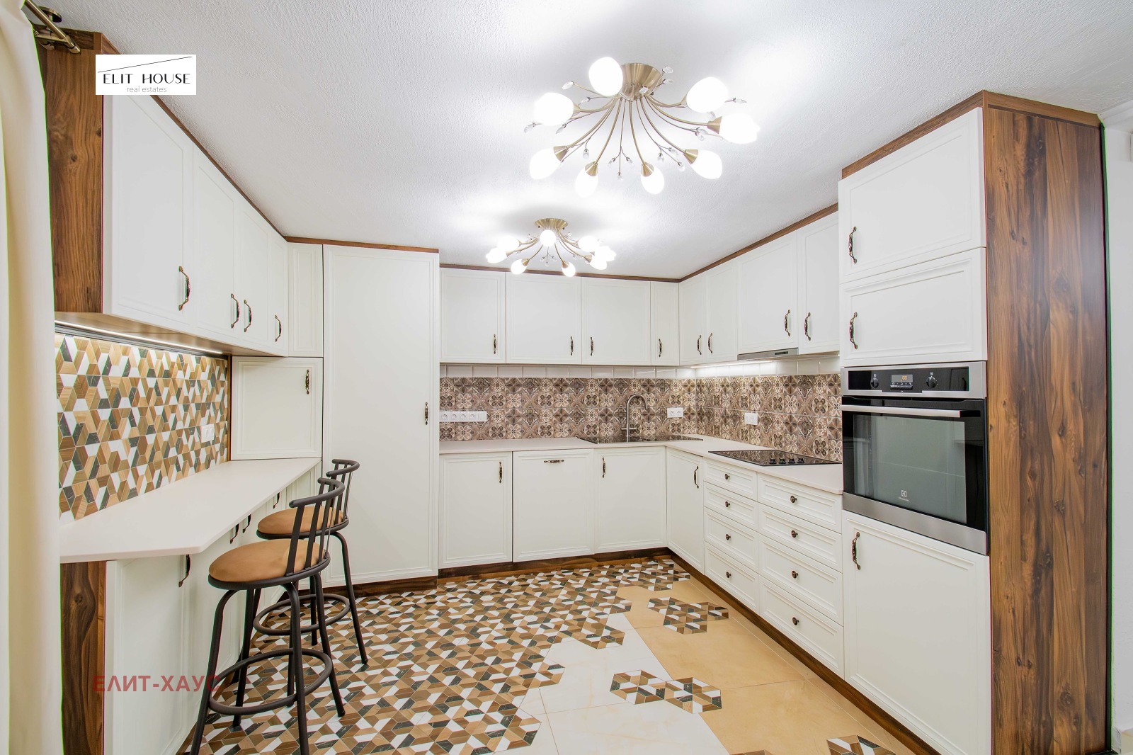 Продава КЪЩА, гр. София, Оборище