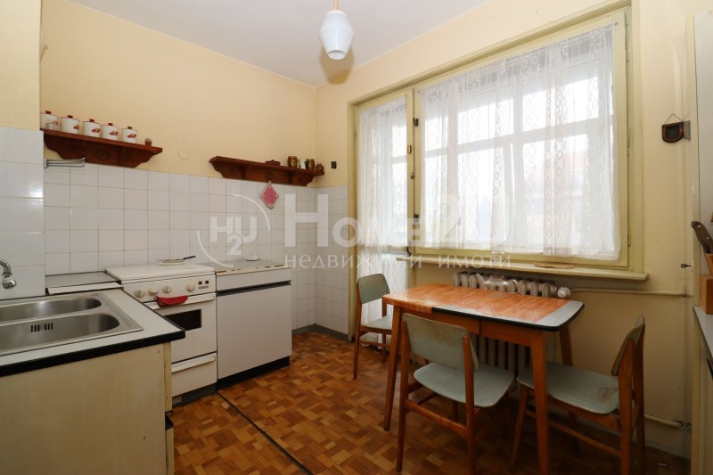 Продава 3-СТАЕН, гр. София, Хиподрума, снимка 3 - Aпартаменти - 48527186