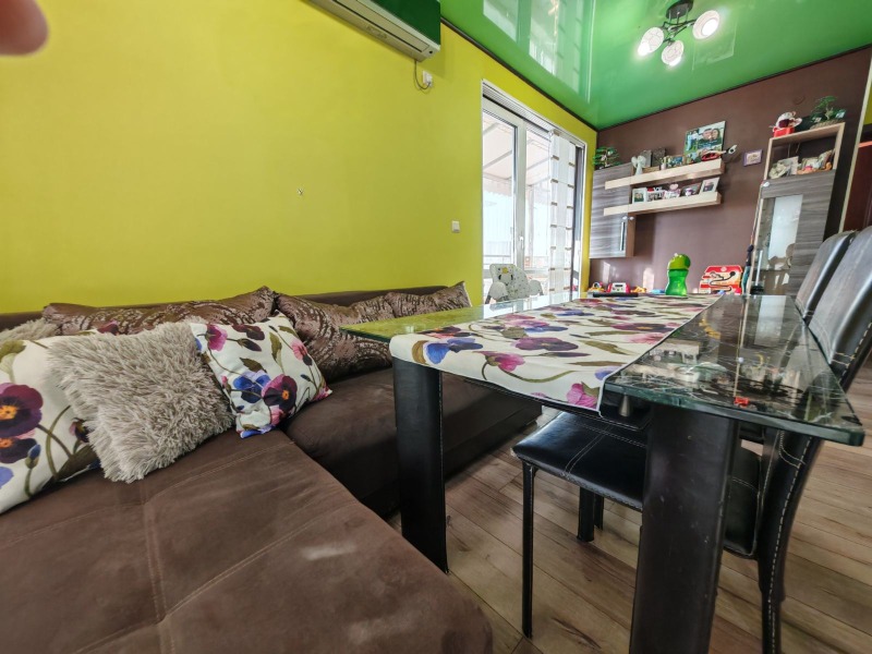 À vendre  2 chambres Bourgas , Slaveikov , 74 m² | 58398162