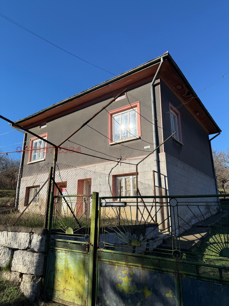 Продава КЪЩА, с. Търговище, област Видин, снимка 2 - Къщи - 52771805