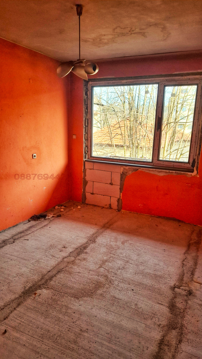 Продава 3-СТАЕН, гр. Троян, област Ловеч, снимка 4 - Апартаменти - 52913876