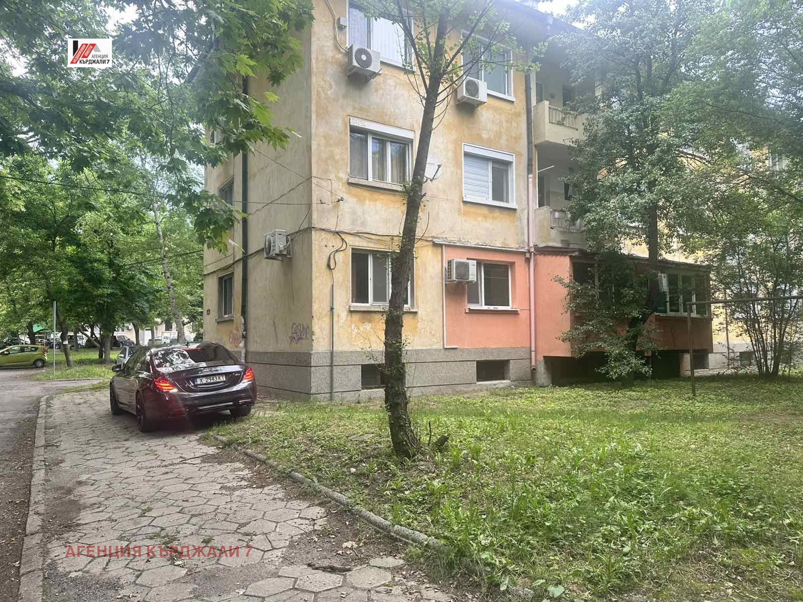 Продава 2-СТАЕН, гр. Кърджали, Център, снимка 14 - Апартаменти - 55896921