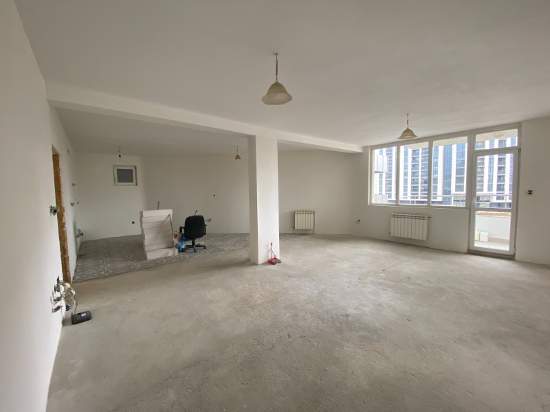 Продава 3-СТАЕН, гр. София, Младост 4