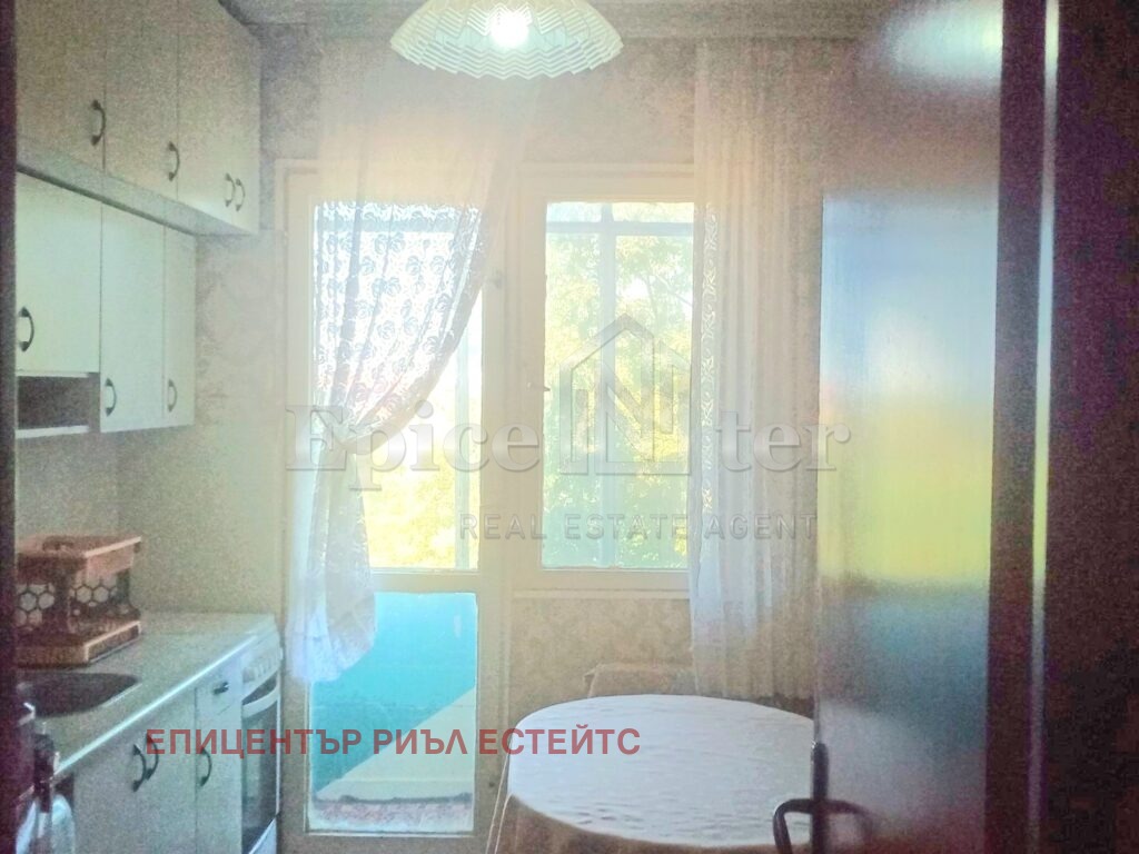 Продава 3-СТАЕН, гр. Пловдив, Прослав, снимка 3 - Апартаменти - 55851691