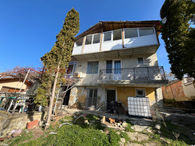 Продава КЪЩА в област Ловеч, гр. Троян - 300 кв.м / 210 000 € » 410 724.30 лв.
