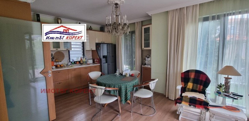 Продава КЪЩА, гр. София, Карпузица, снимка 2 - Къщи - 52302003