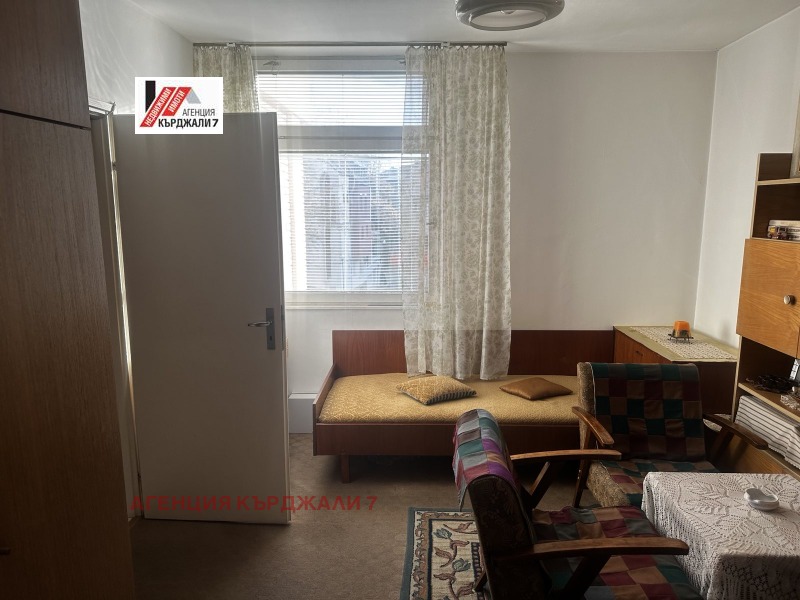 Till salu  3+ sovrum Kardjali , Centar , 130 kvm | 47077598 - bild [10]
