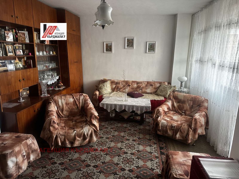 Till salu  3+ sovrum Kardjali , Centar , 130 kvm | 47077598 - bild [6]