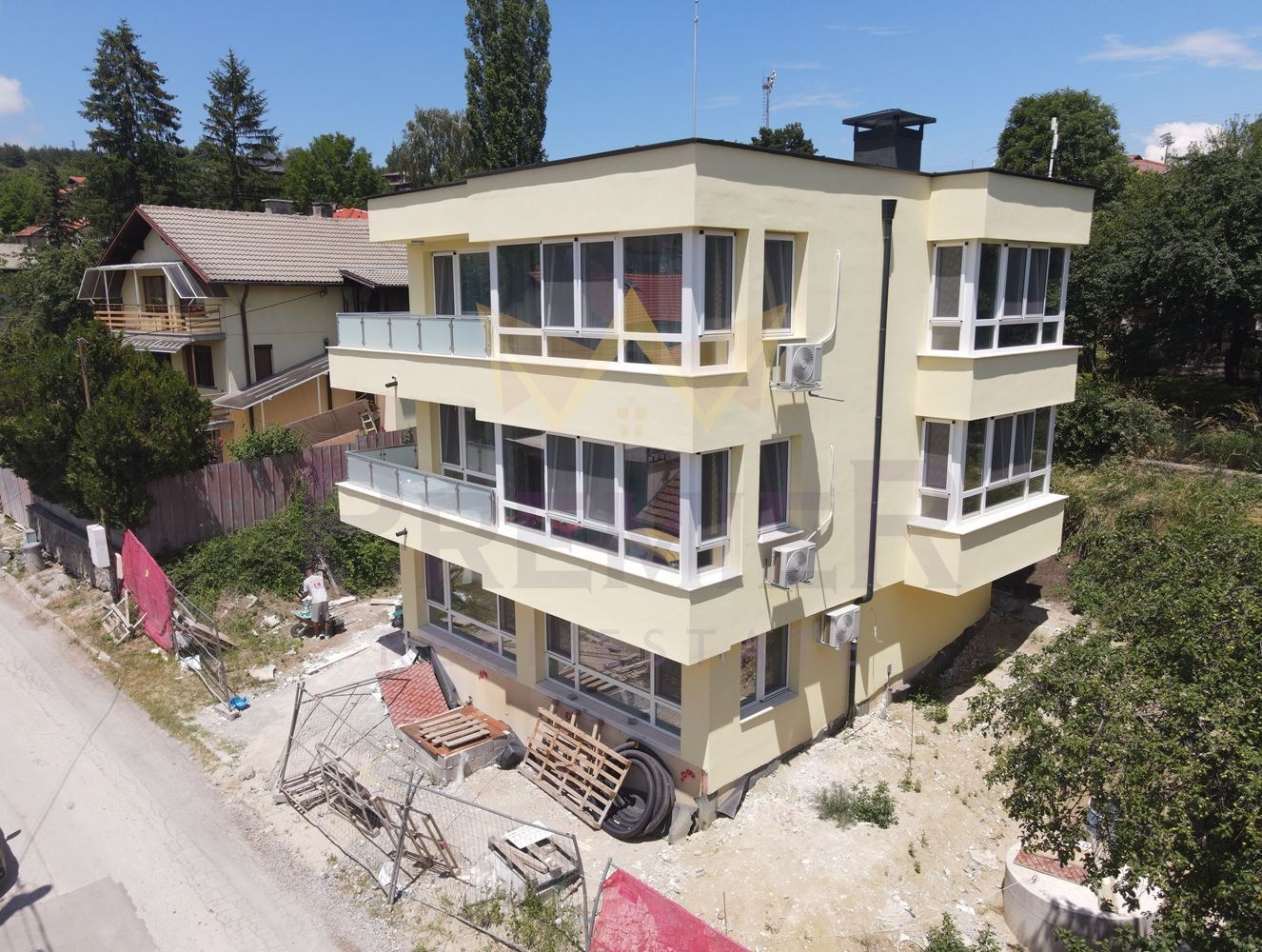 Продава КЪЩА, гр. София, с. Бистрица, снимка 2 - Къщи - 55051017