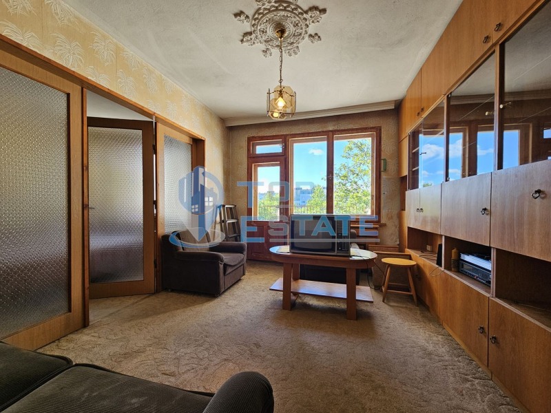 Продава МНОГОСТАЕН в град Велико Търново, Бузлуджа - 104 кв.м / 124 000 € » 242 522.92 лв., ТОП ЕСТЕЙТ