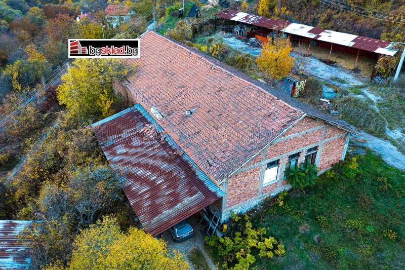 Продава  Пром. помещение област София , с. Искрец , 20500 кв.м | 37737767 - изображение [5]