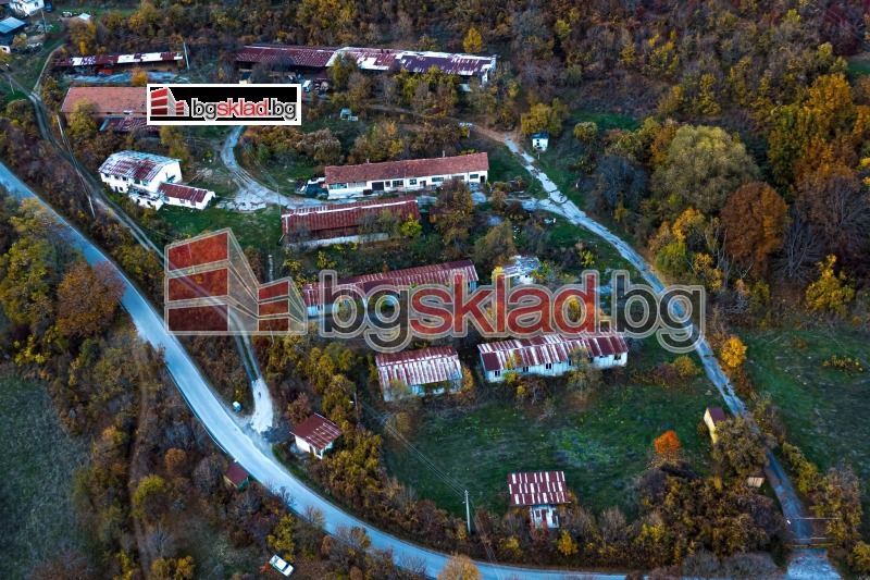 Продава  Пром. помещение област София , с. Искрец , 20500 кв.м | 37737767
