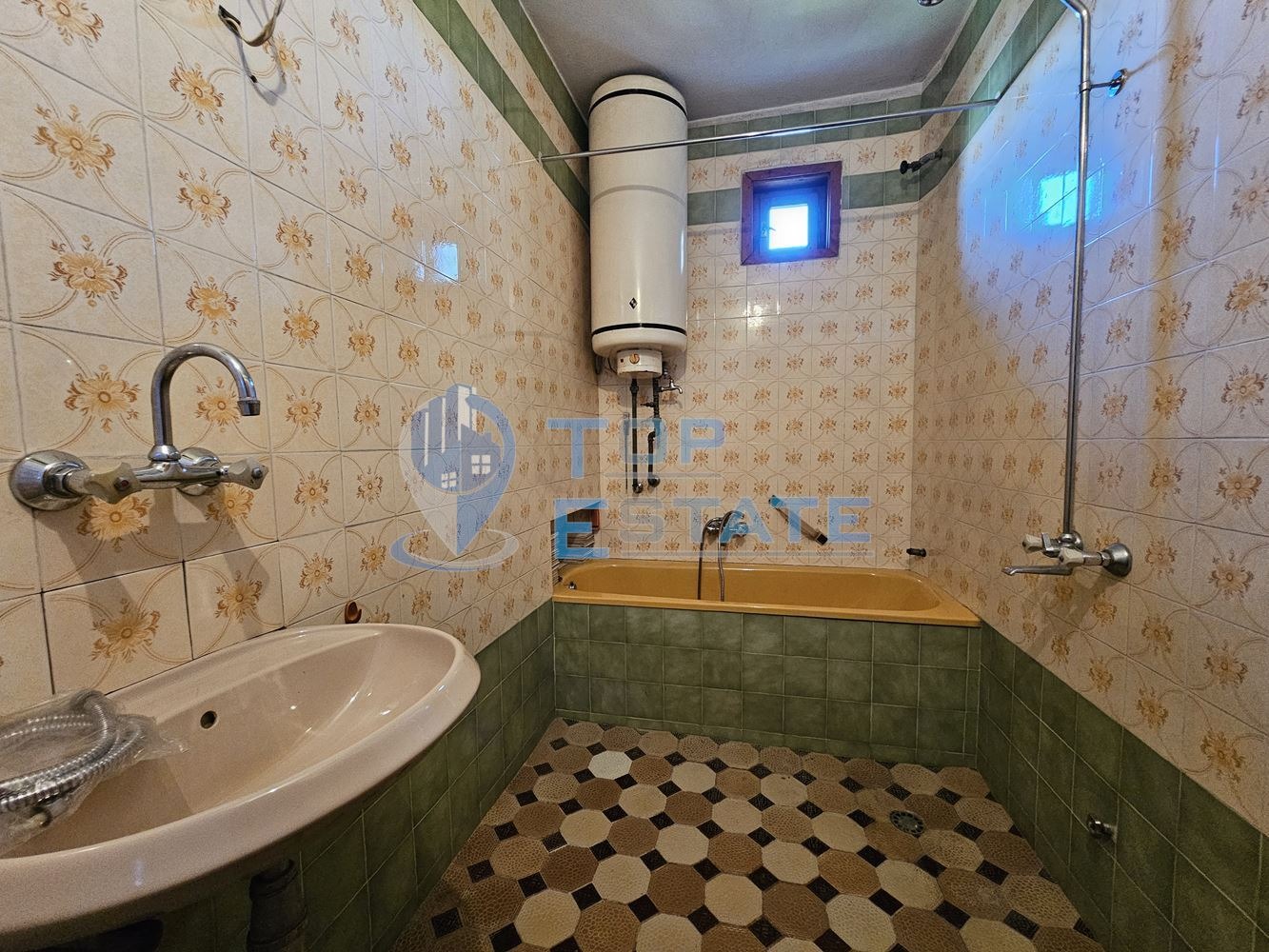 Продава МНОГОСТАЕН, гр. Велико Търново, Бузлуджа, снимка 10 - Апартаменти - 50999249