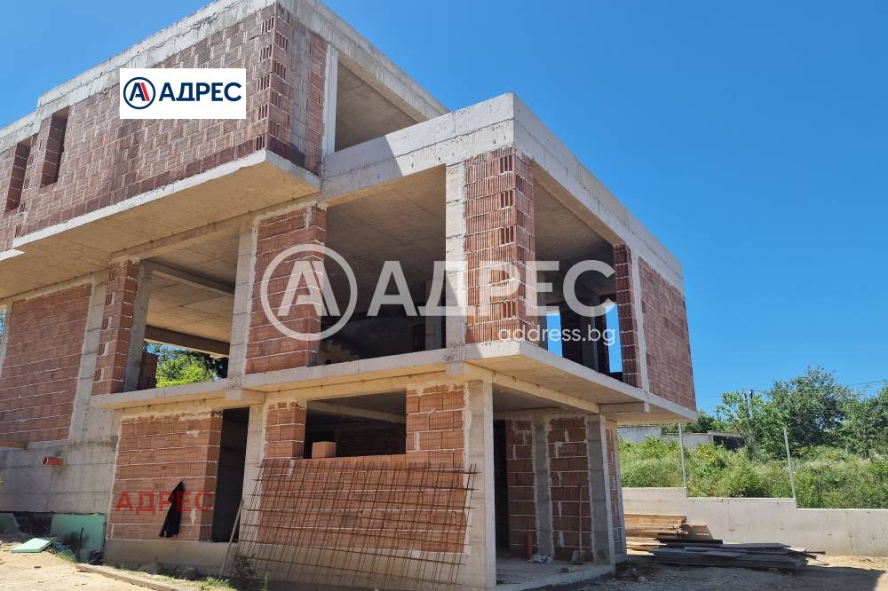 Продава КЪЩА, гр. Варна, м-т Долна Трака