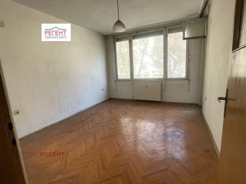 De vânzare  2 dormitoare Gabrovo , Țentâr , 116 mp | 68327308