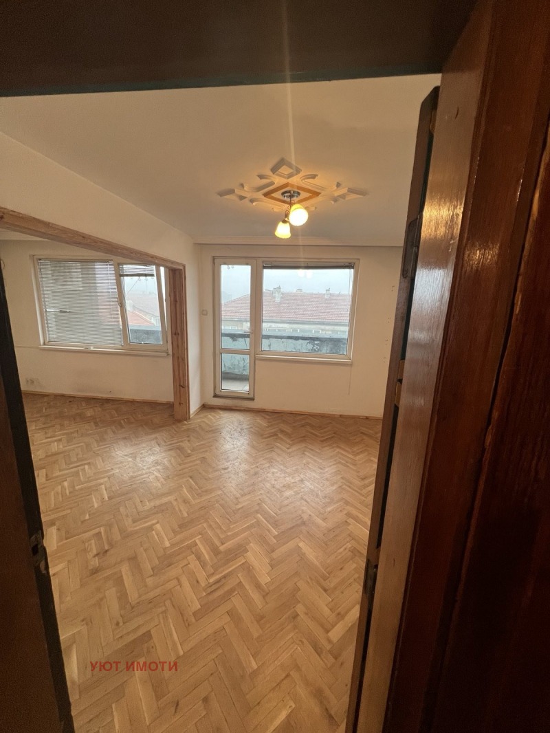 Продава 3-СТАЕН, гр. София, Оборище, снимка 2 - Апартаменти - 52889850