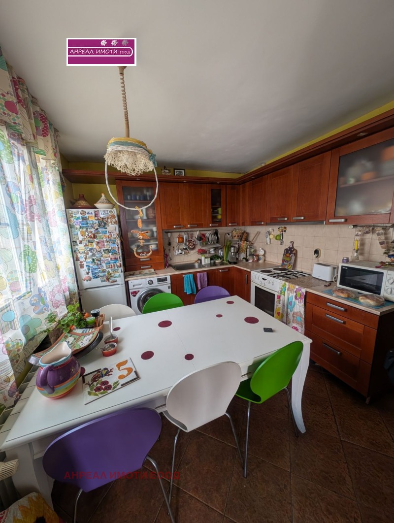 Продава  Къща, област София, с. Храбърско •  328 000 EUR • ID 73288888 — holmes.bg - [1] 