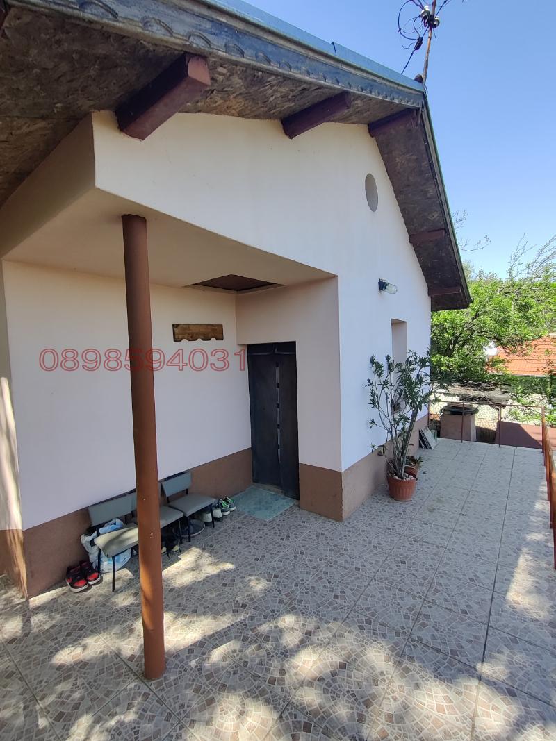 Продава ВИЛА, гр. Шумен, м-т Чашка, снимка 6 - Вили - 52780825