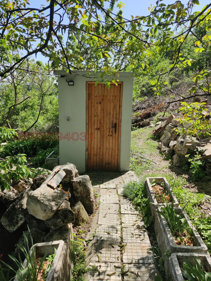 Продава ВИЛА, гр. Шумен, м-т Чашка, снимка 10 - Вили - 52780825