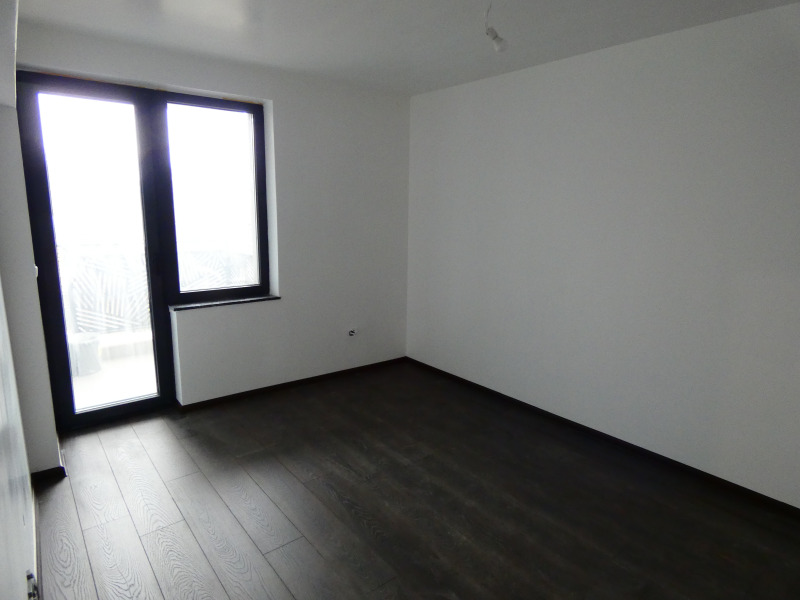 Продава МНОГОСТАЕН, гр. София, Борово, снимка 2 - Апартаменти - 52157200