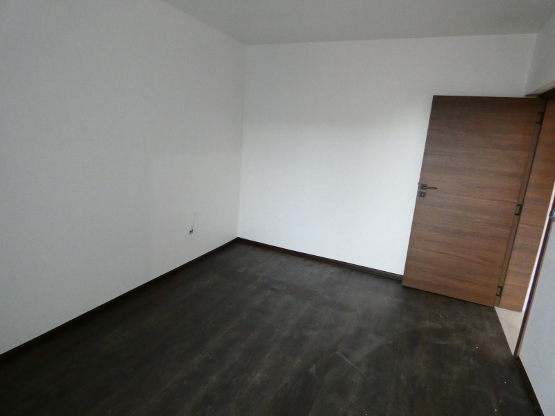 Продава МНОГОСТАЕН, гр. София, Борово, снимка 3 - Апартаменти - 52157200