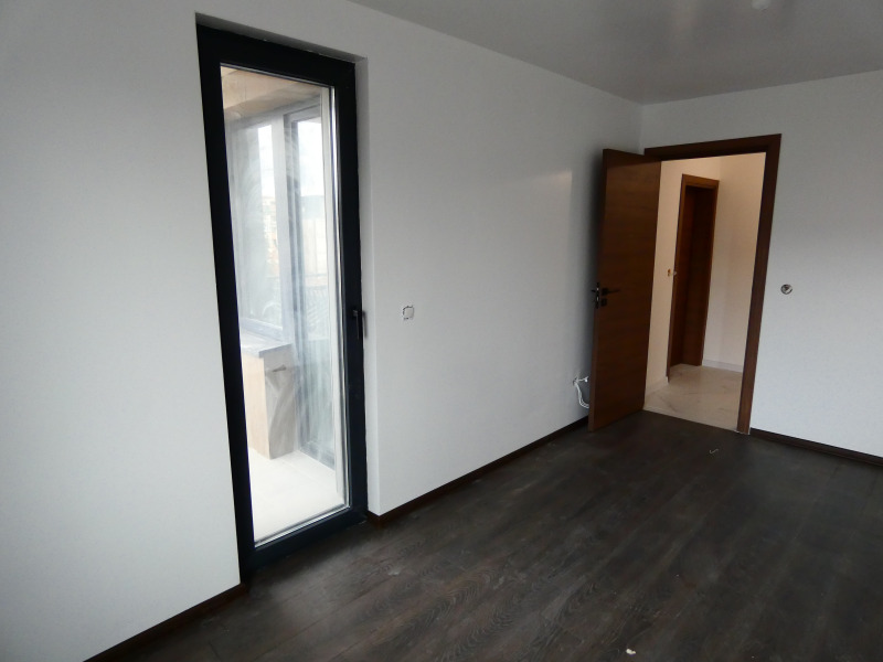 Продава МНОГОСТАЕН, гр. София, Борово, снимка 5 - Апартаменти - 52157200