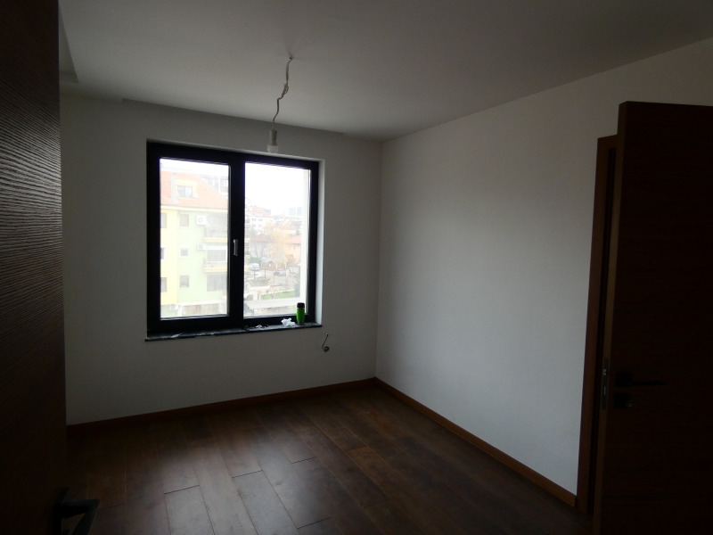 Продава МНОГОСТАЕН, гр. София, Борово, снимка 7 - Апартаменти - 52157200