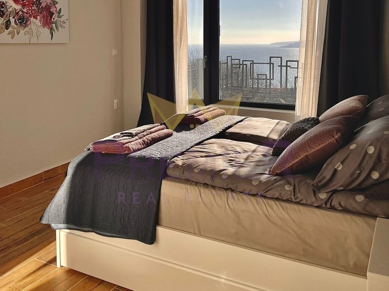 Продава КЪЩА, гр. Балчик, област Добрич, снимка 8 - Къщи - 52245975