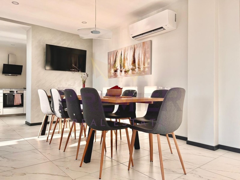 Продава КЪЩА, гр. Балчик, област Добрич, снимка 2 - Къщи - 52245975