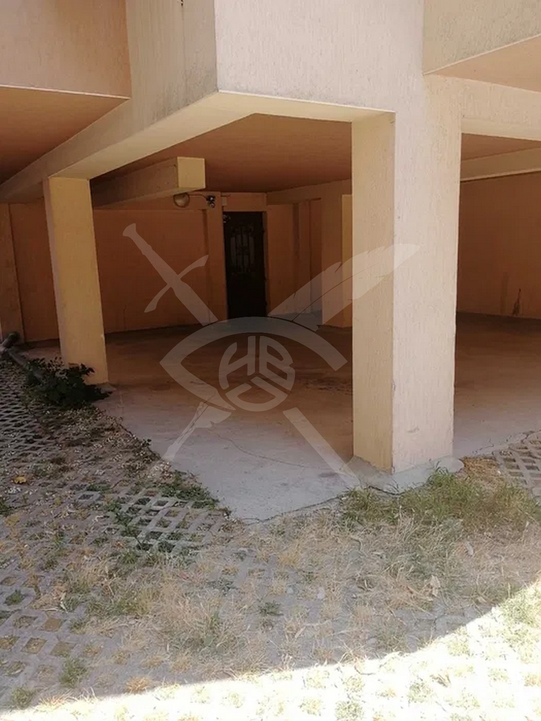 Продава ГАРАЖ, ПАРКОМЯСТО, гр. Варна, Левски 1, снимка 2 - Гаражи и паркоместа - 43134005