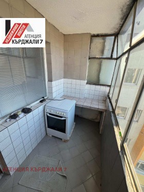 Mais de 3 quartos Vazrojdenci, Kardjali 8