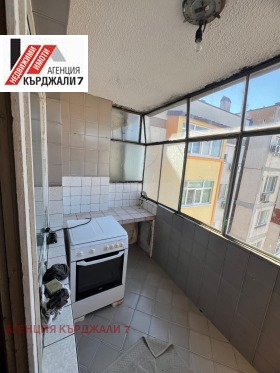 Mais de 3 quartos Vazrojdenci, Kardjali 9