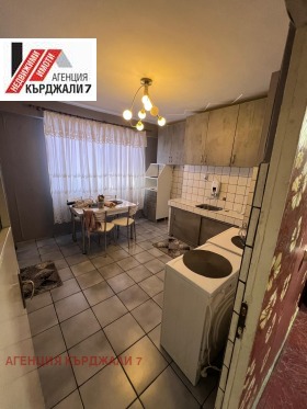 Mais de 3 quartos Vazrojdenci, Kardjali 1