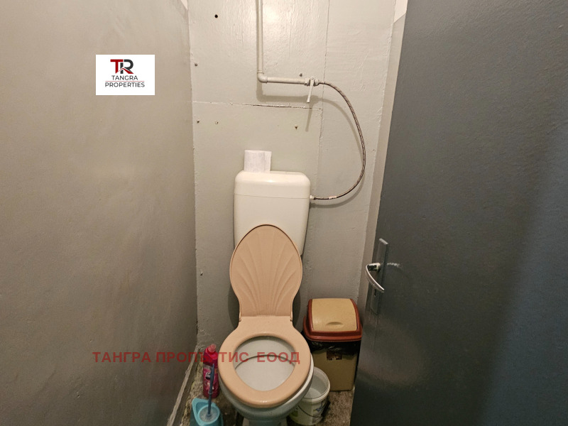 Продава  2-стаен област Перник , гр. Радомир , 65 кв.м | 57202696 - изображение [2]
